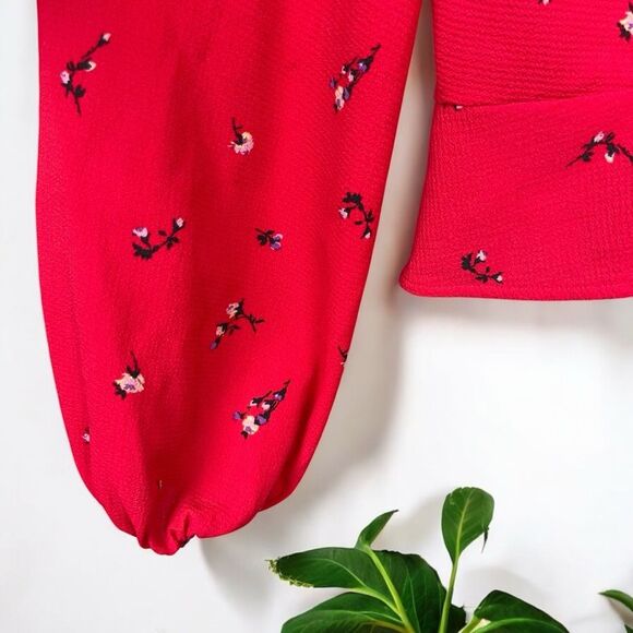 Wild Fable Red Floral Twist Front Blouse - Picture 9 of 11